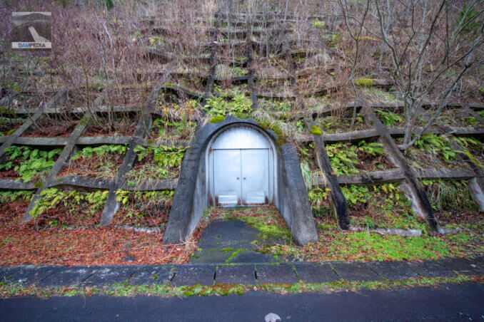 左岸のリムトンネル