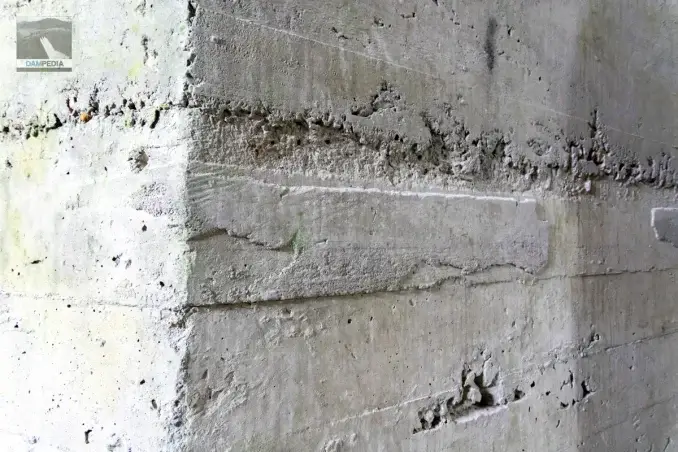Traces of formwork