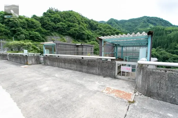 峰顶大门周围