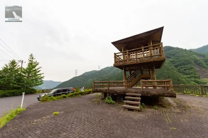 左岸の展望台