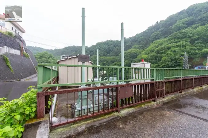 ダム利水門扉