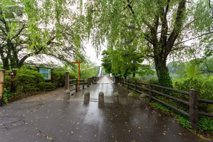 はねたき広場とはねたき橋