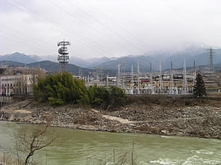 View of the power plant from the downstream side of the right bank